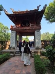travel-hanoi-temple-of-literature