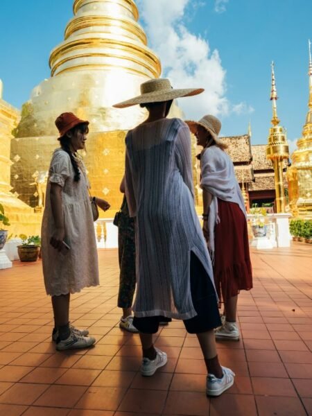 traveling-solo-female