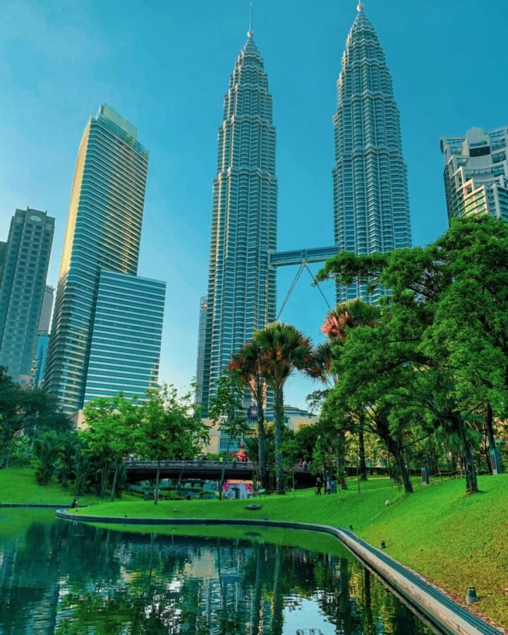 kuala-lumpur-petronas-towers-klcc-park Kuala Lumpur is easier than most cities in Southeast Asia
