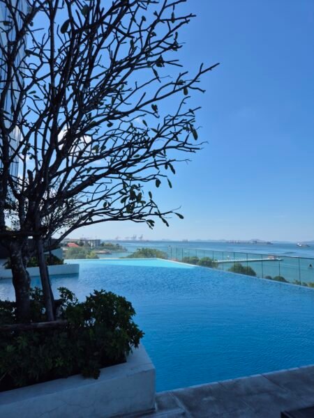 infinity pool overlooking the ocean at Novotel Sriracha Thailand