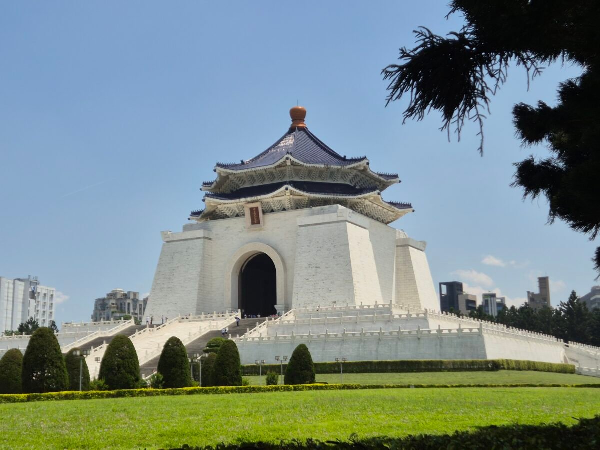 Chiang Kai-shek Memorial Hall, Taipei — where ChatGPT provided the full political and historical context behind the monument
