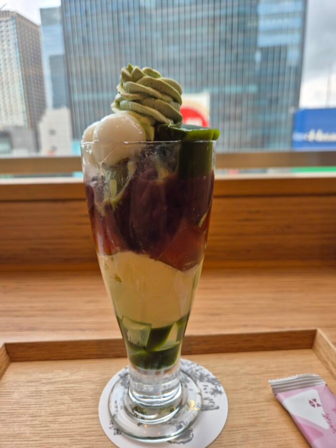 tokyo-saryo-tsujiri-daimaru-matcha-parfait Matcha parfait with mochi and red bean at Saryo Tsujiri, Daimaru Tokyo Station